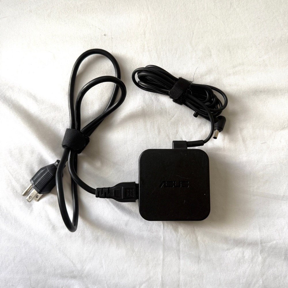 【ASUS】Original ASUS Laptop AC Adaptor charger